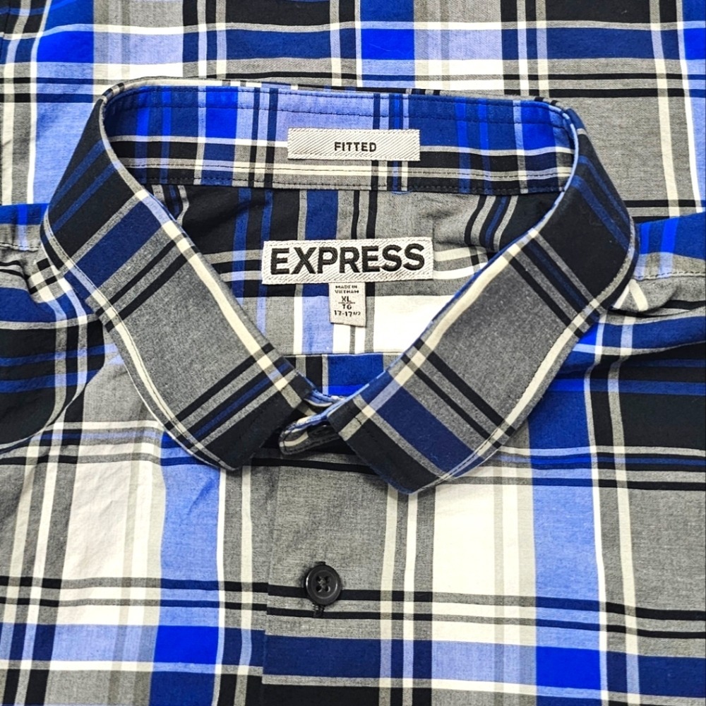 Express fitted button‎ up - Picture 3 of 3